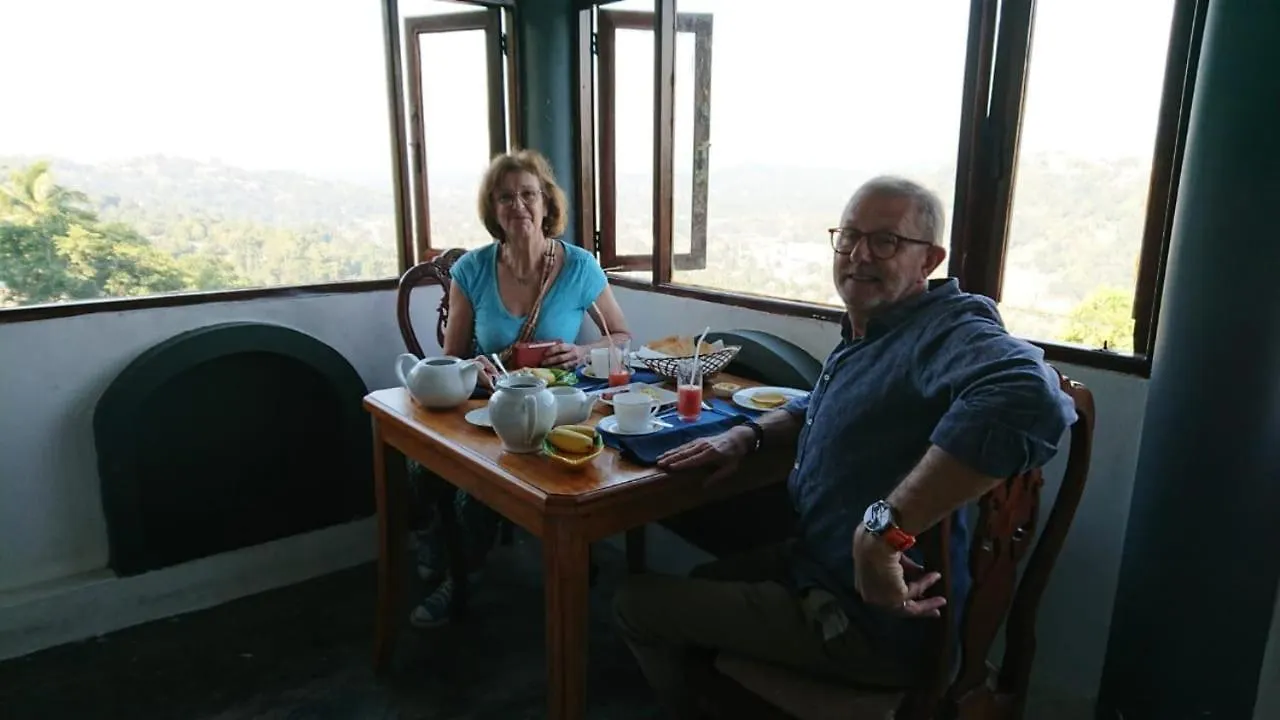 Ceylon Breeze Hotel Kandy