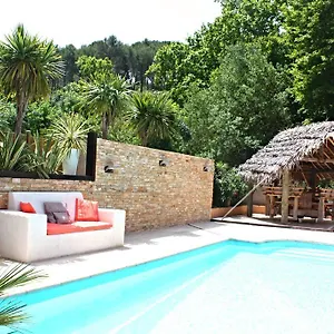 https://bb-le-manoir-de-gemenos.fr-provencehotel.com
